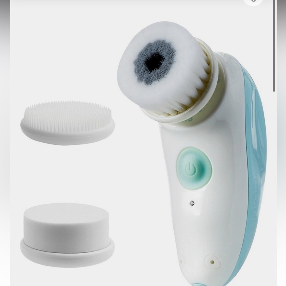 Anko

Mini Cleansing Facial Brush
